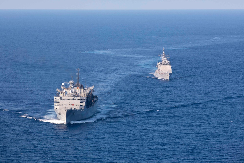 USS Gettysburg Conducts RAS