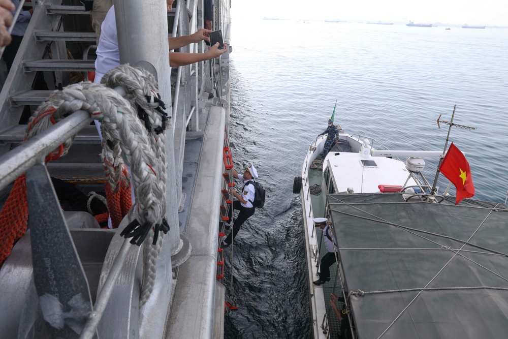 USNS Bismarck Arrives in Quang Ngai, Vietnam