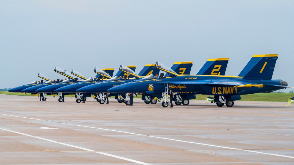 Frontiers in Flight Air Show Set-up
