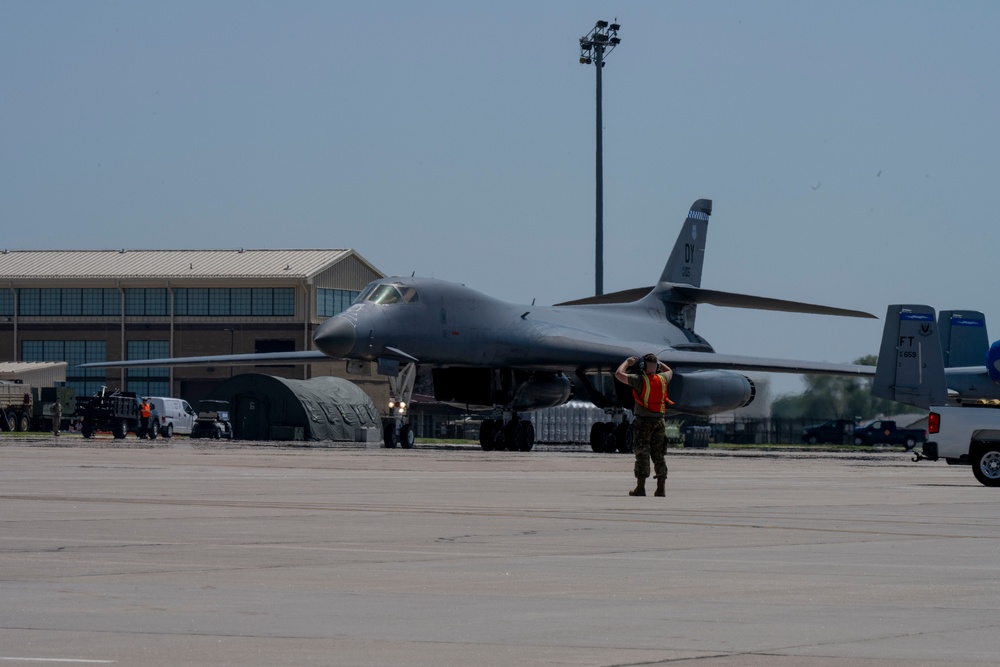 B-1 Lancer arrives at McConnell