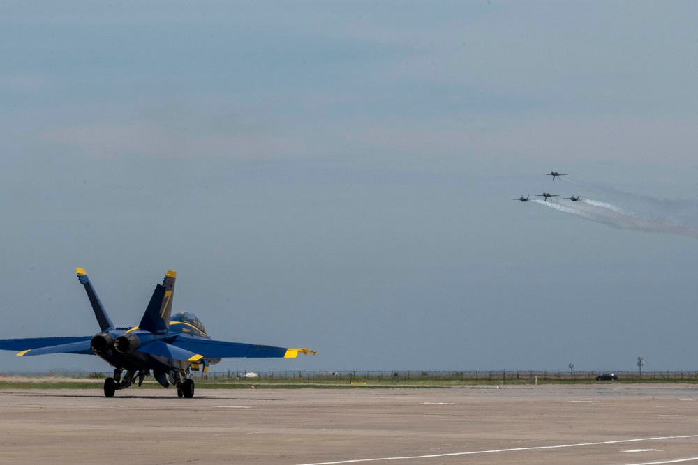 U.S. Navy Blue Angels arrive at McConnell