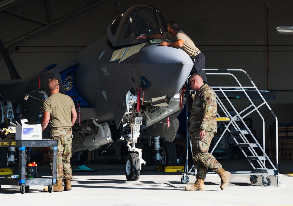 Tyndall's LO Airmen protect F-35 stealth capabilities