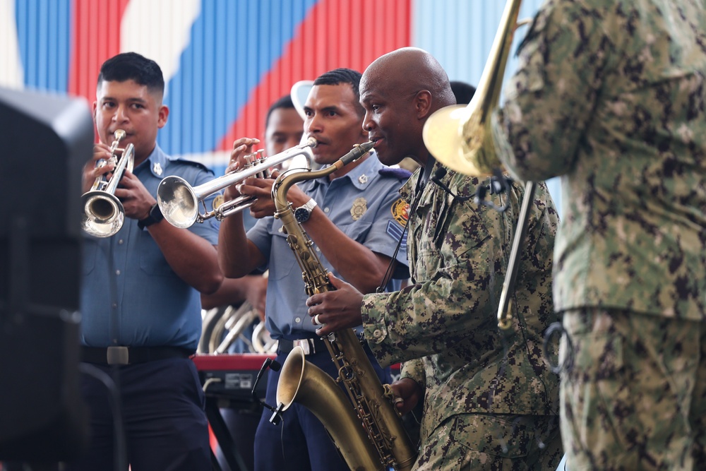 U.S. Fleet Forces Band “Uncharted Waters” performs at Colón 2000 Duty Free Mall