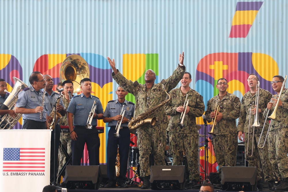 U.S. Fleet Forces Band “Uncharted Waters” performs at Colón 2000 Duty Free Mall