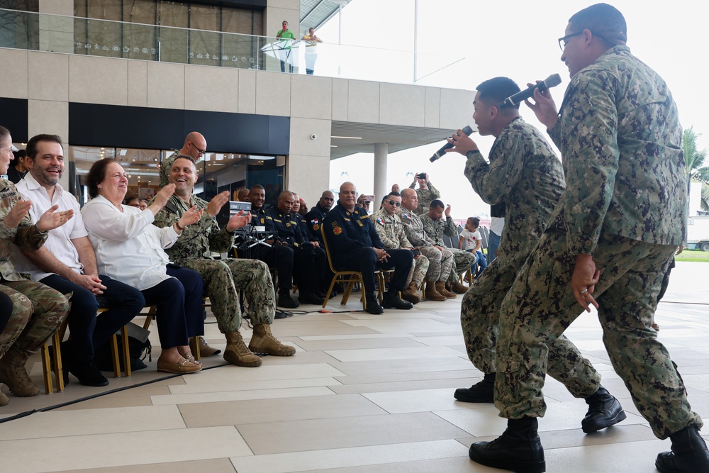 U.S. Fleet Forces Band “Uncharted Waters” performs at Colón 2000 Duty Free Mall