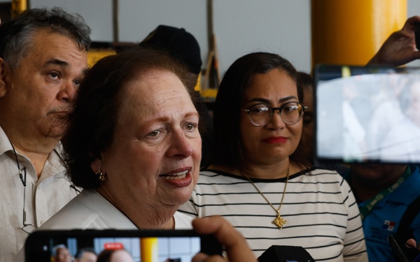 U.S. Ambassador to Panama visits USNS Burlington during Continuing Promise 2024