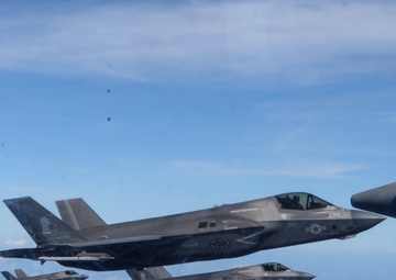 Marines Extend Range of F-35Bs with Air-to-Air Refueling