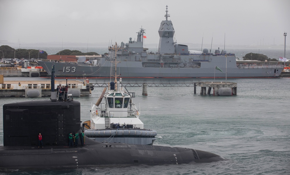 USS Hawaii Arrives at HMAS Stirling as Part of AUKUS Pillar 1