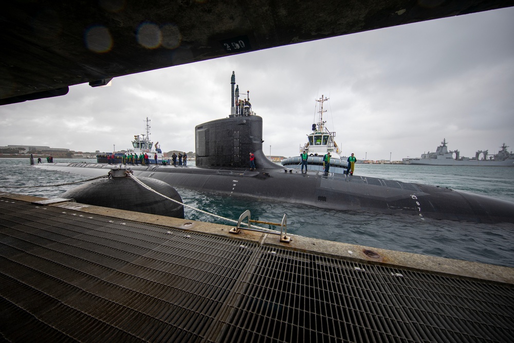 USS Hawaii Arrives at HMAS Stirling as Part of AUKUS Pillar 1