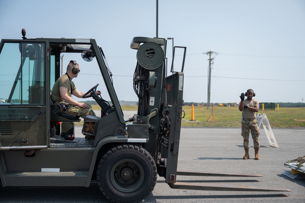 Air National Guardsmen participate in cargo, personnel mobilization training