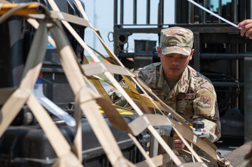 Air National Guardsmen participate in cargo, personnel mobilization training