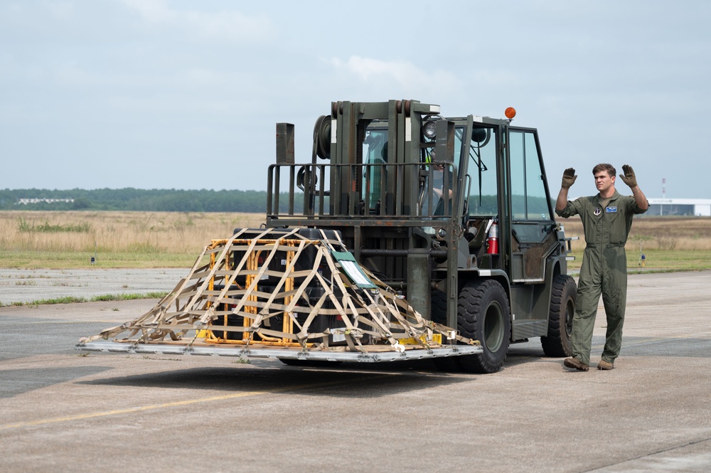 Air National Guardsmen participate in cargo, personnel mobilization training