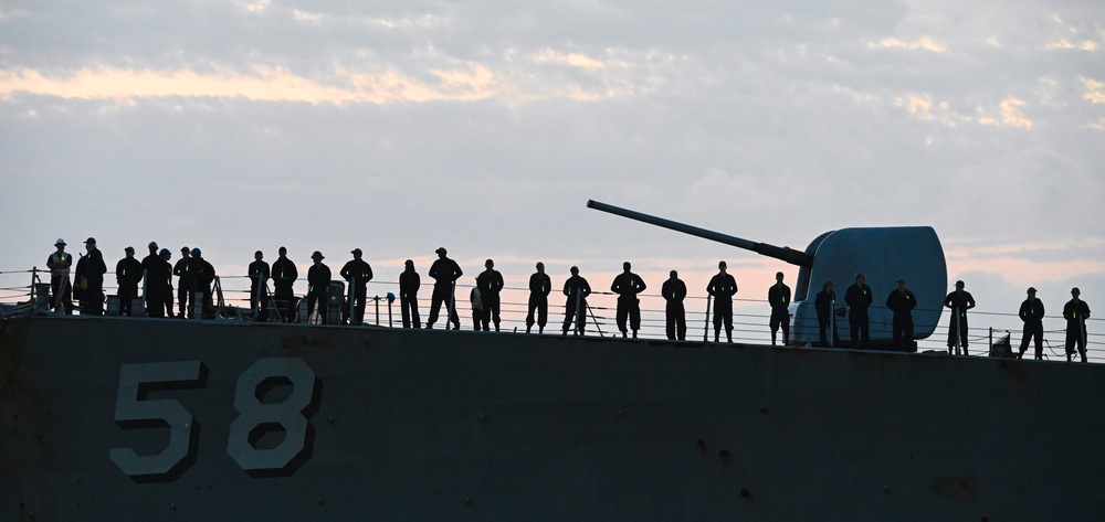 USS Laboon arrives at NAVSTA Rota