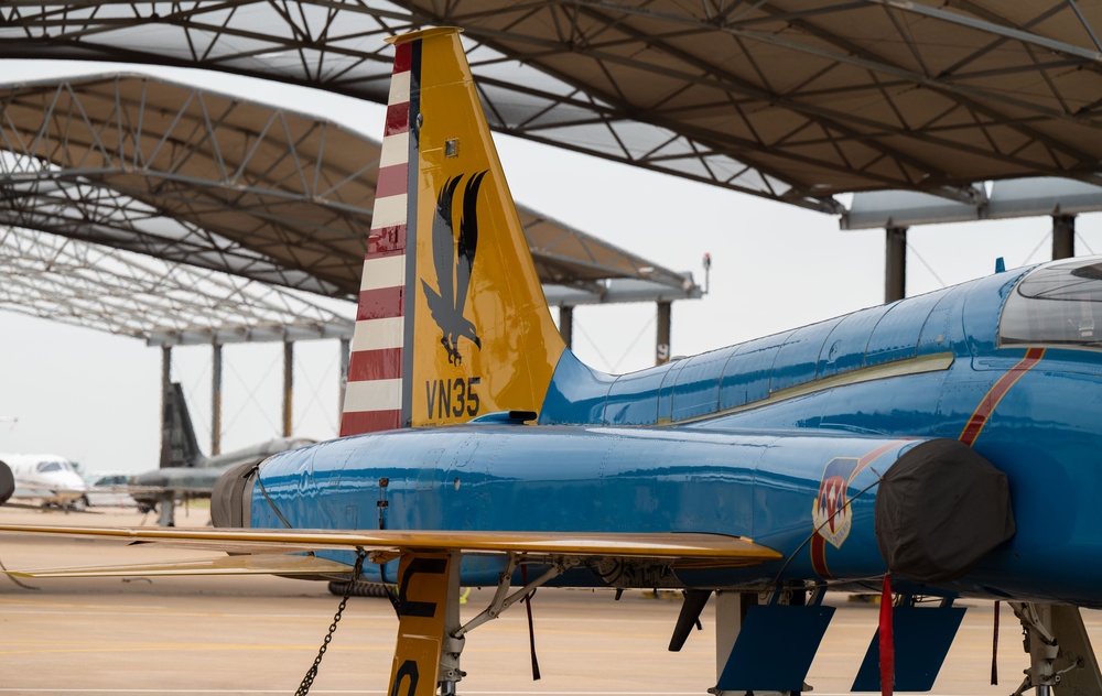 T-38C Talon on flightline