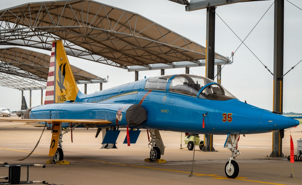 T-38C Talon on flightline