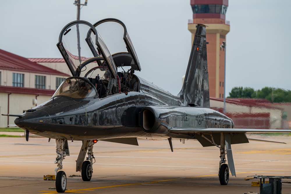 T-38C Talon on flightline