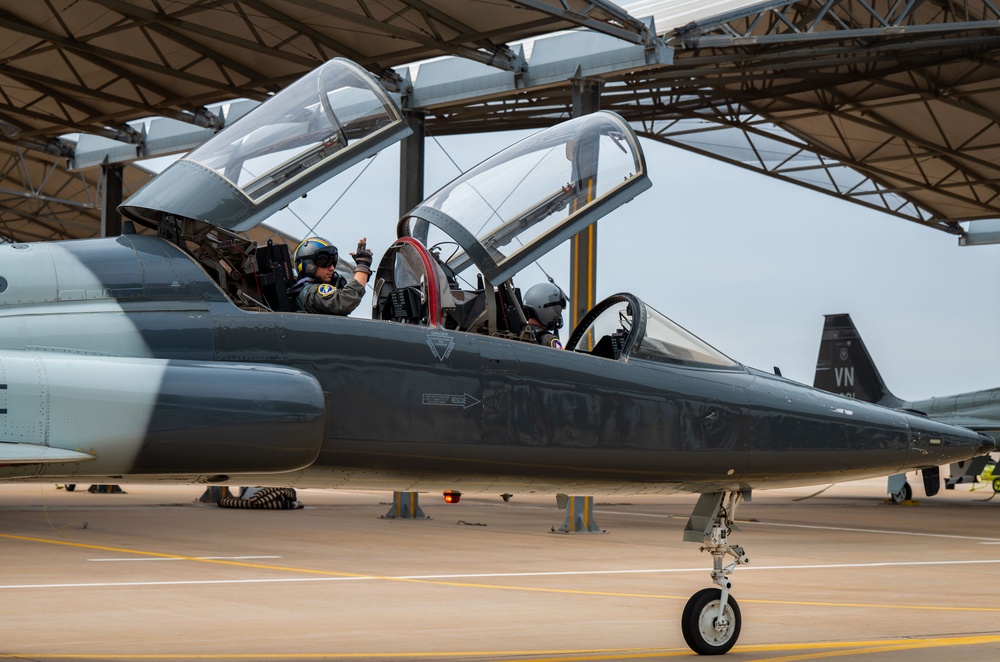 T-38C Talon on flightline