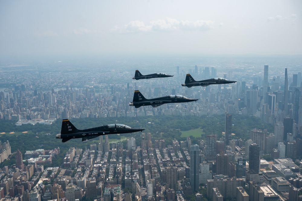 1st Fighter Wing Screams through New York City