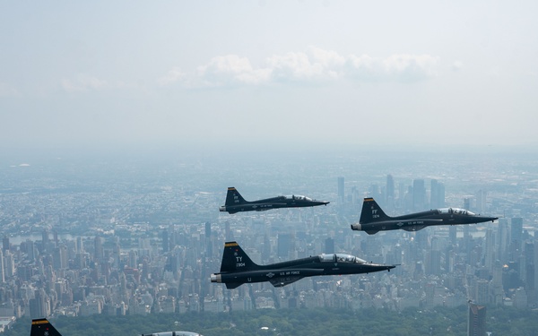 1st Fighter Wing Screams through New York City