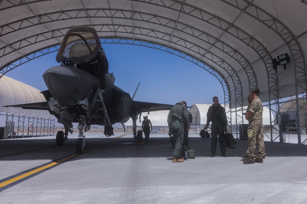 Marine Operational Test and Evaluation Squadron conduct joint aircraft maintenance training with British Royal Air Force Squadron