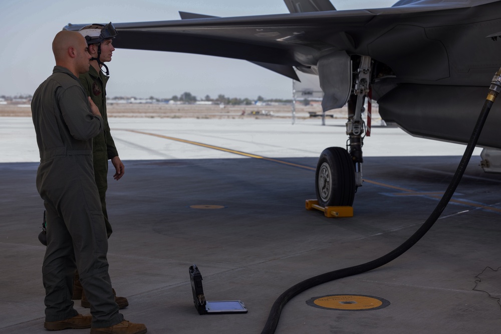 Marine Operational Test and Evaluation Squadron conduct joint aircraft maintenance training with British Royal Air Force Squadron