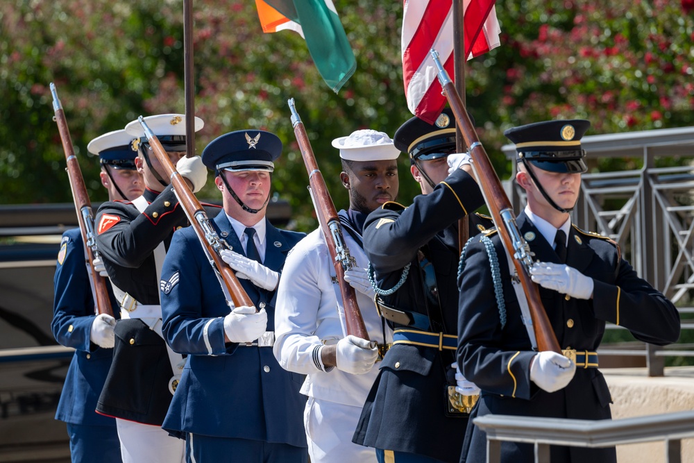 SD hosts Indian Minister of Defense Rajnath Singh