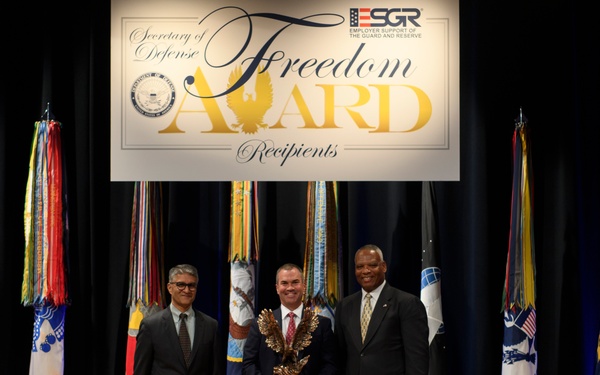 Pennsylvania’s Fulton Bank receives 2024 Department of Defense Freedom Award