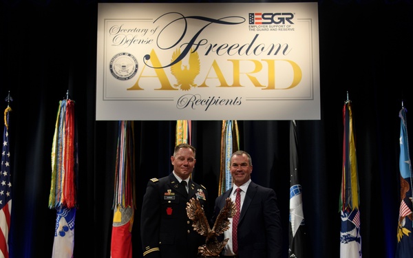 Pennsylvania’s Fulton Bank receives 2024 Department of Defense Freedom Award