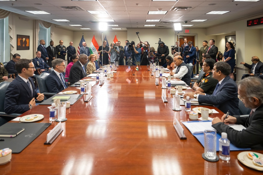 SD hosts Indian Minister of Defense Rajnath Singh
