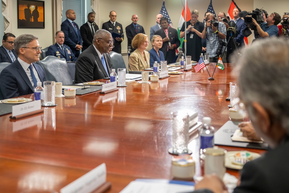 SD hosts Indian Minister of Defense Rajnath Singh