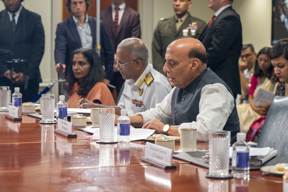 SD hosts Indian Minister of Defense Rajnath Singh