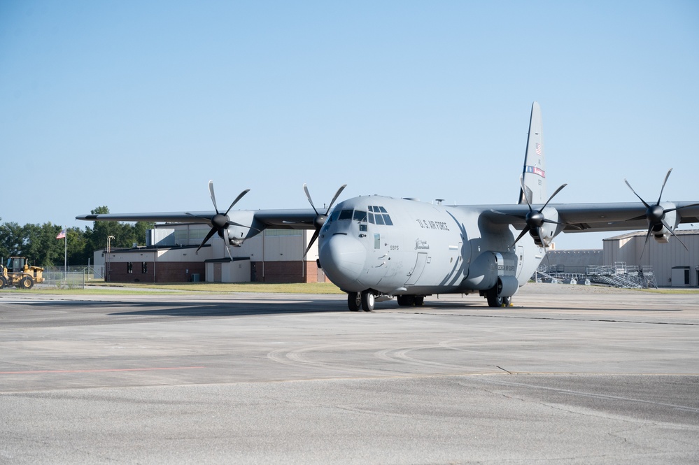 Photo of Savannah Air National Guard C-130 at Robins Air Force Base