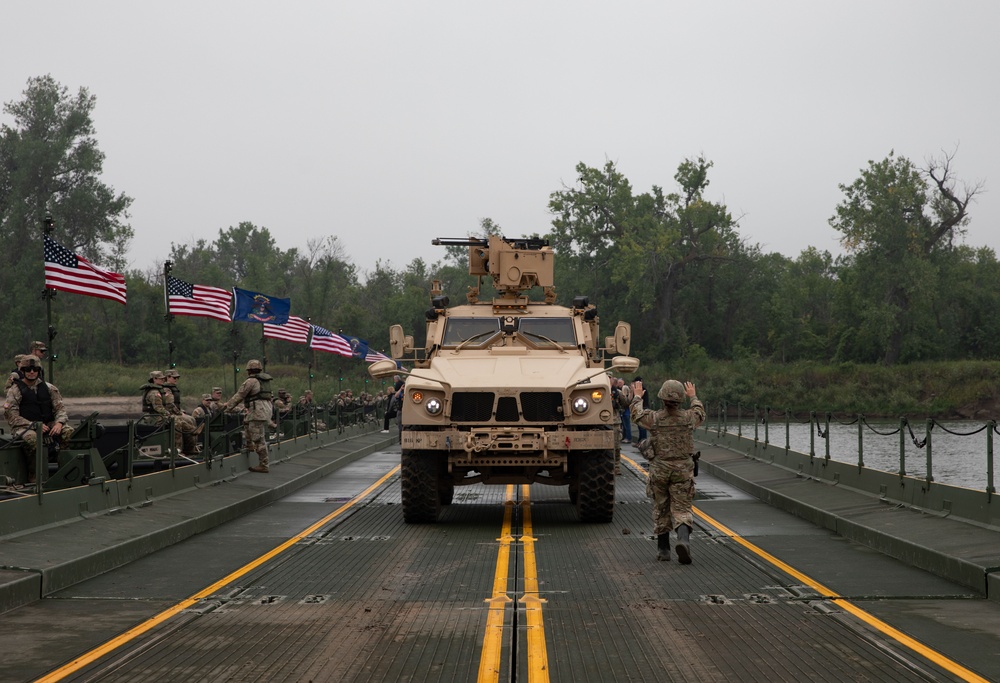 Missouri River crossing showcases National Guard engineer expertise