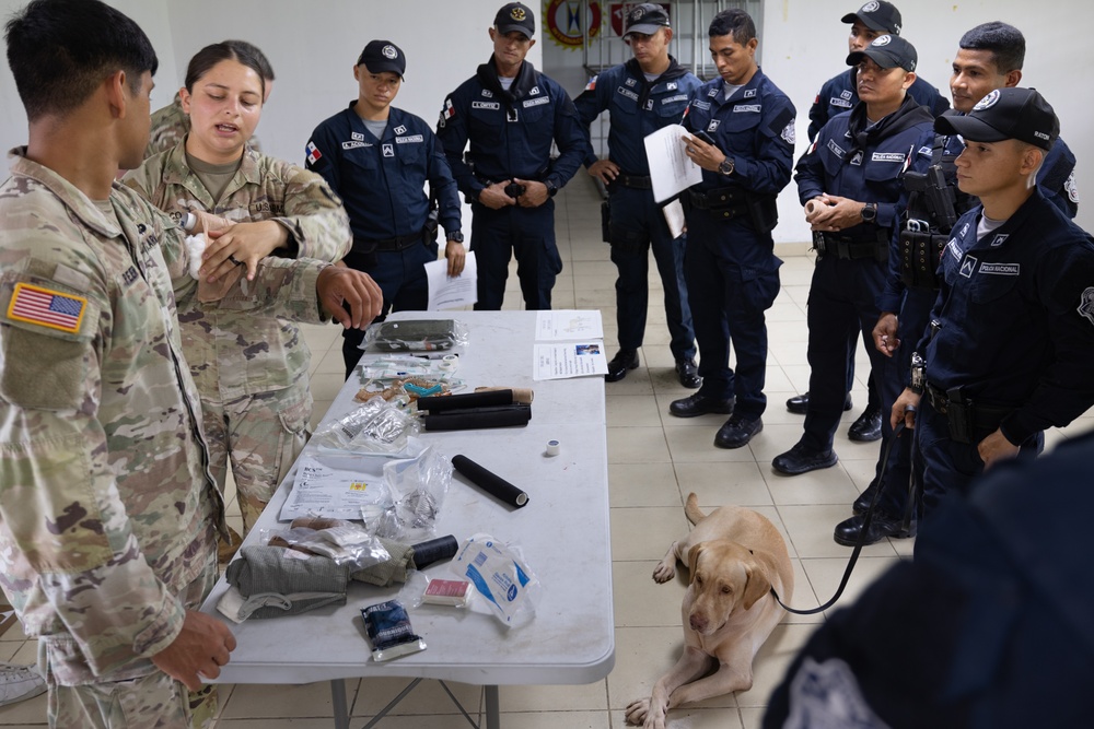 Continuing Promise 2024 personnel provide veterinary assistance at join event in Colón, Panama