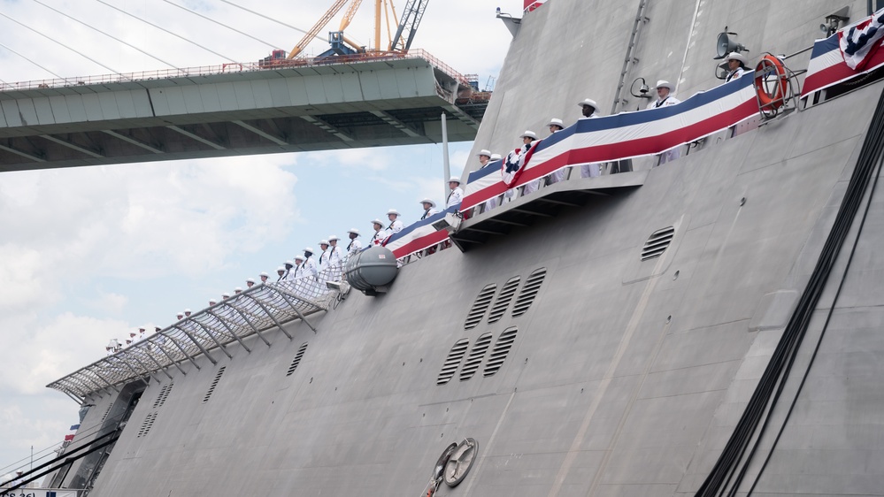 USS Kingsville Commissions in Corpus Christi