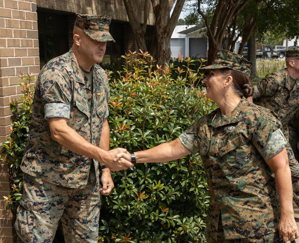 MARFORCOM CG Meets with MCSFR Leadership During Their Commander's Huddle