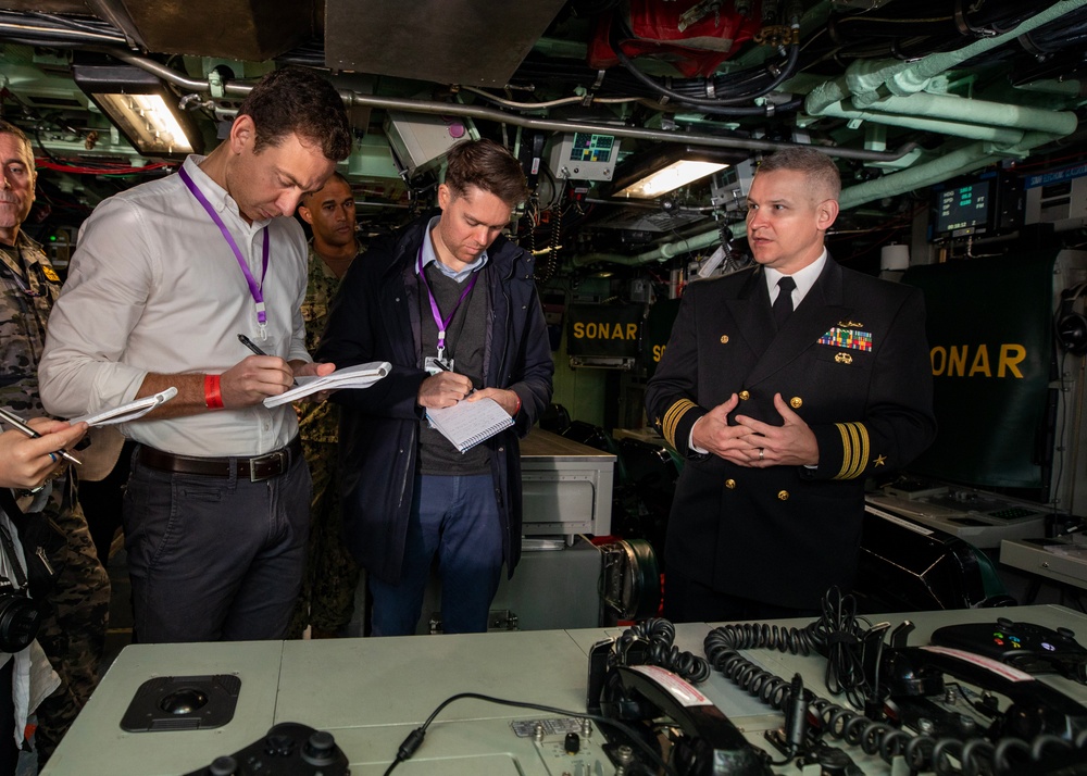 USS Hawaii Hosts Media Tours