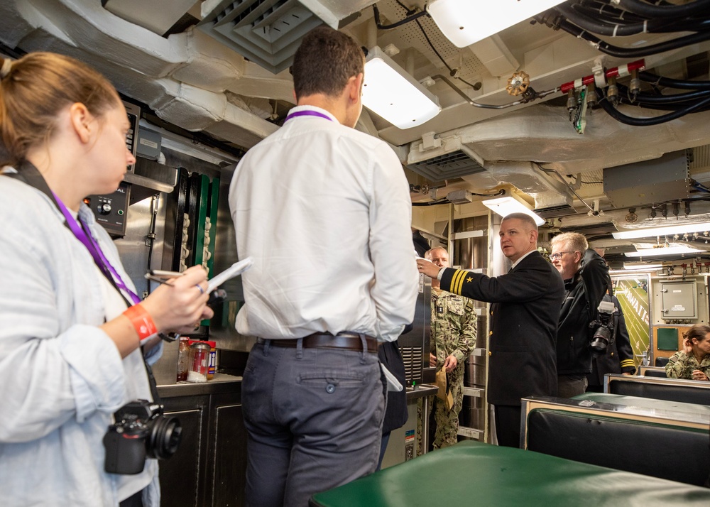 USS Hawaii Hosts Media Tours