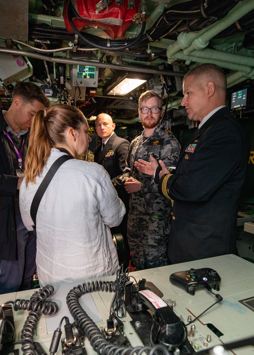 USS Hawaii Hosts Media Tours