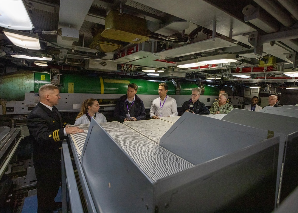 USS Hawaii Hosts Media Tours