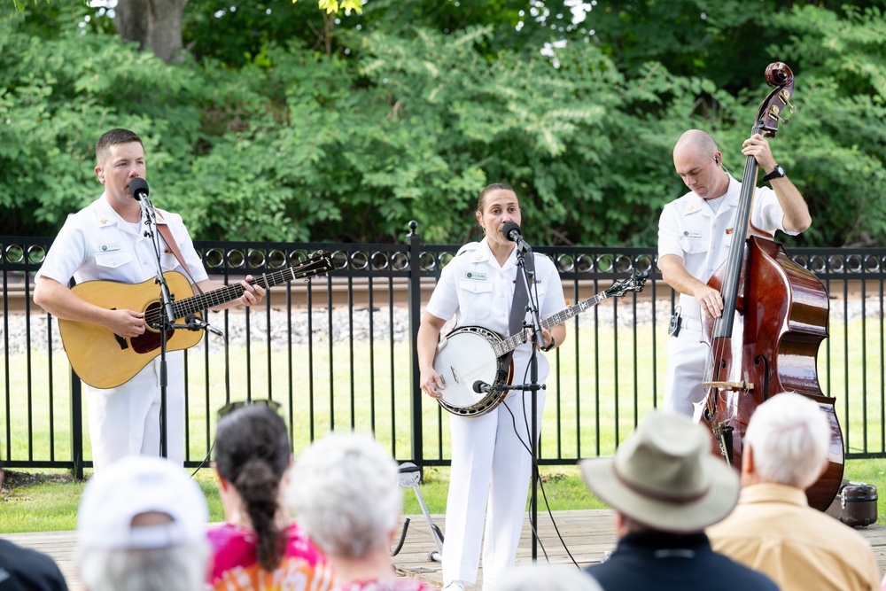 Navy Band Country Current Performs in Freeport