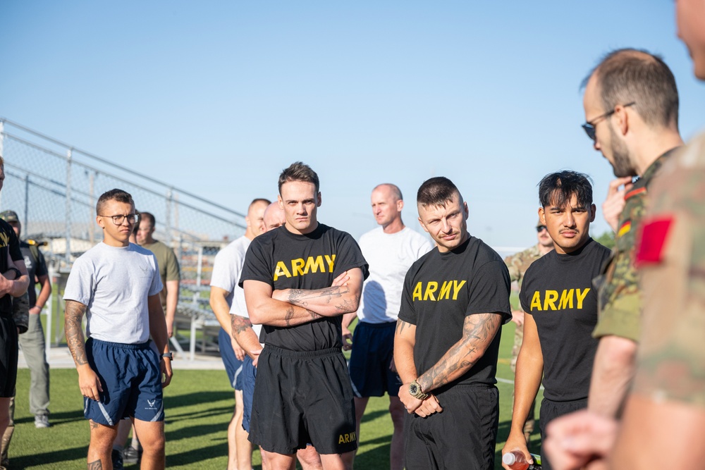 Airmen, Soldiers Perform Joint Qualification for  German Armed Forces Proficiency Badge