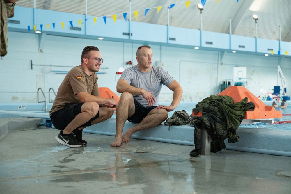 Airmen, Soldiers Perform Joint Qualification for German Armed Forces Proficiency Badge