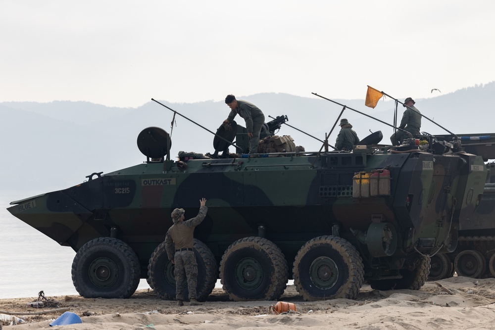 SY24 | 15th MEU Conducts Shore to Ship Movement