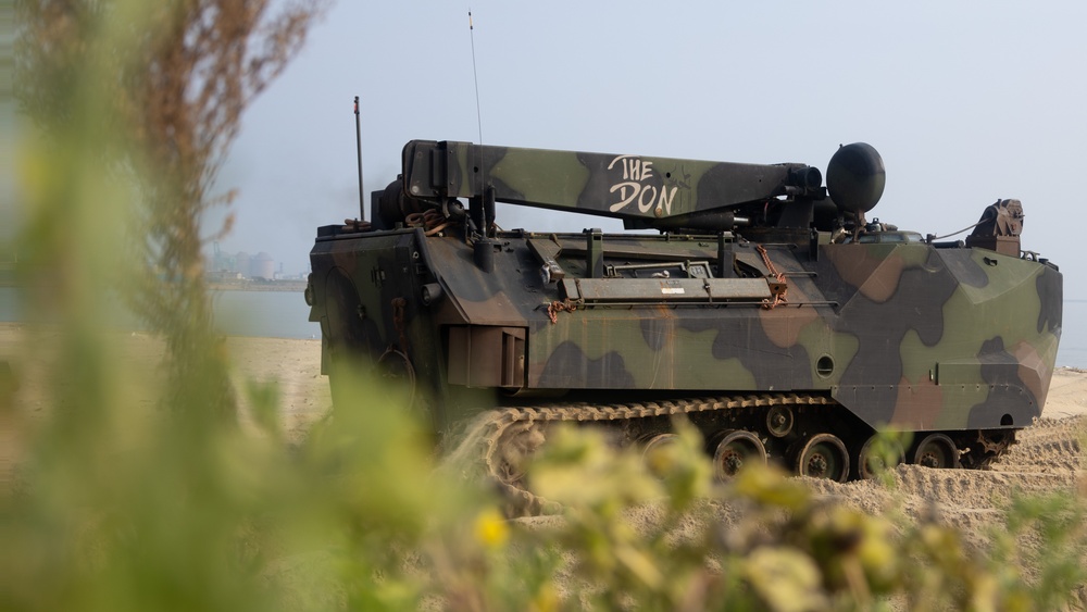 SY24 | 15th MEU Conducts Shore to Ship Movement