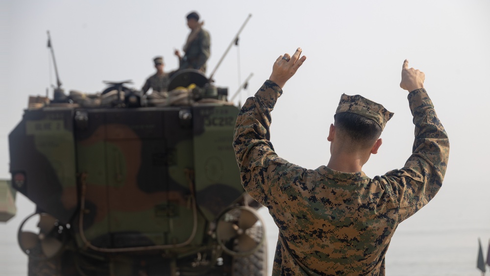 SY24 | 15th MEU Conducts Shore to Ship Movement