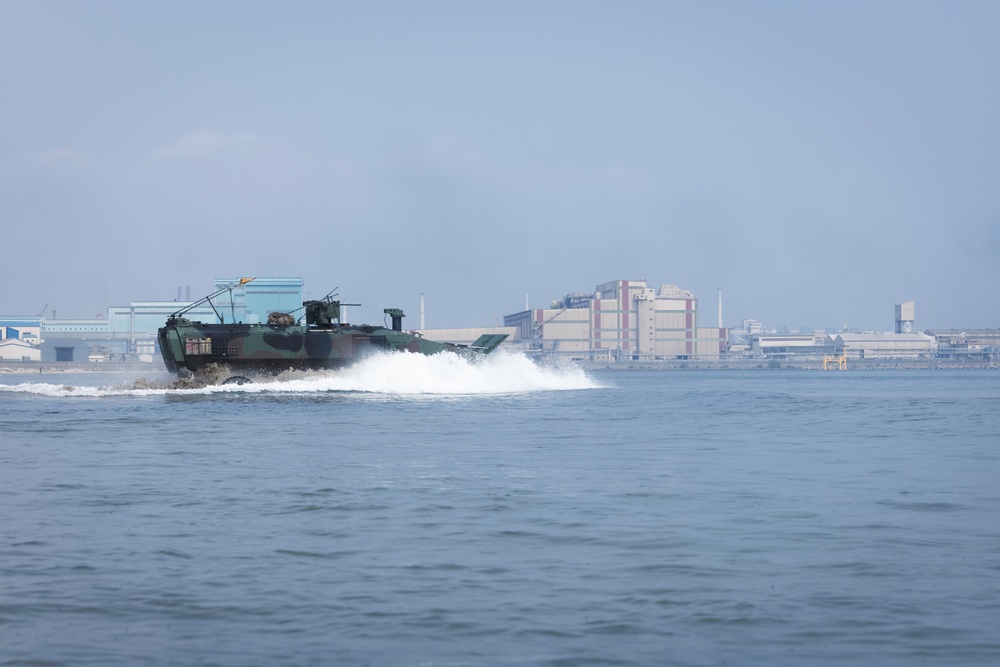 SY 24 | BLT 1/5 conducts shore to ship movement