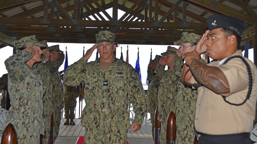 Pyles relieves Panke at first ever EMF-M Change of Command