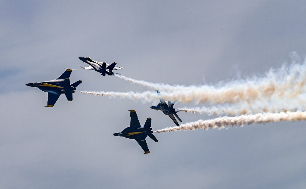 Practice Show for Frontiers in Flight Air Show 2024