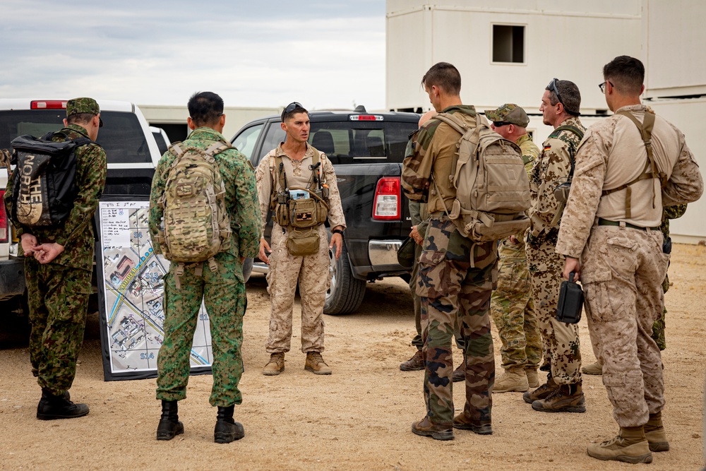 Marines with 3/5 conduct urban lanes during AFX as part of SLTE 5-24